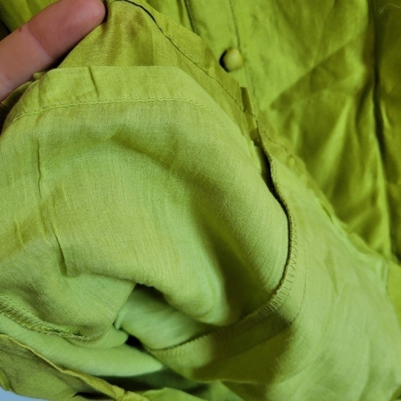 BAGH Short Sleeve Shirt Blouse Back Fabric Covered Buttons Green Medium - Picture 9 of 9